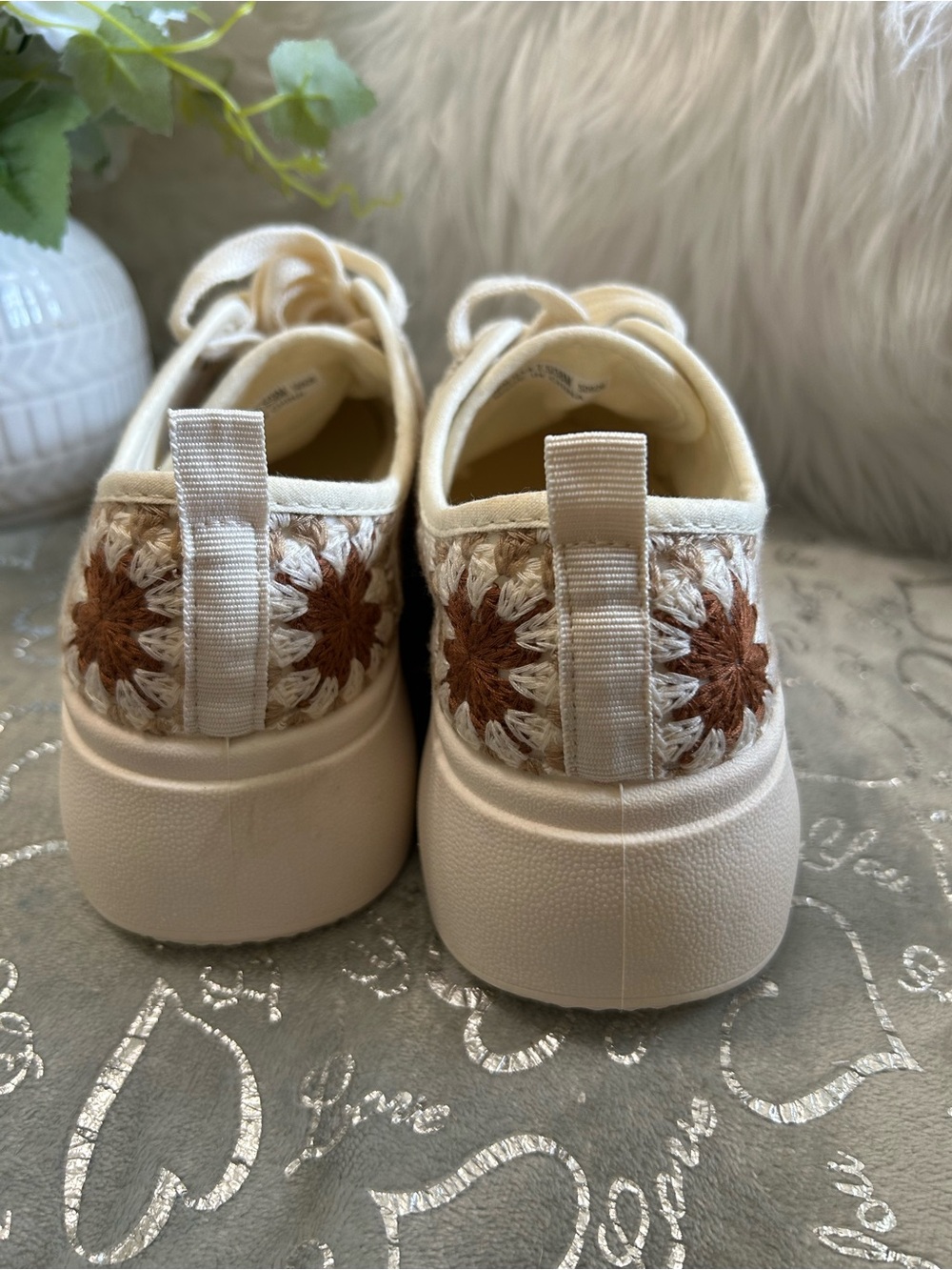 NEW DL1961, Size 7.5, Cream & Brown, Granny Square Crochet Platform Sneakers - Picture 5 of 6